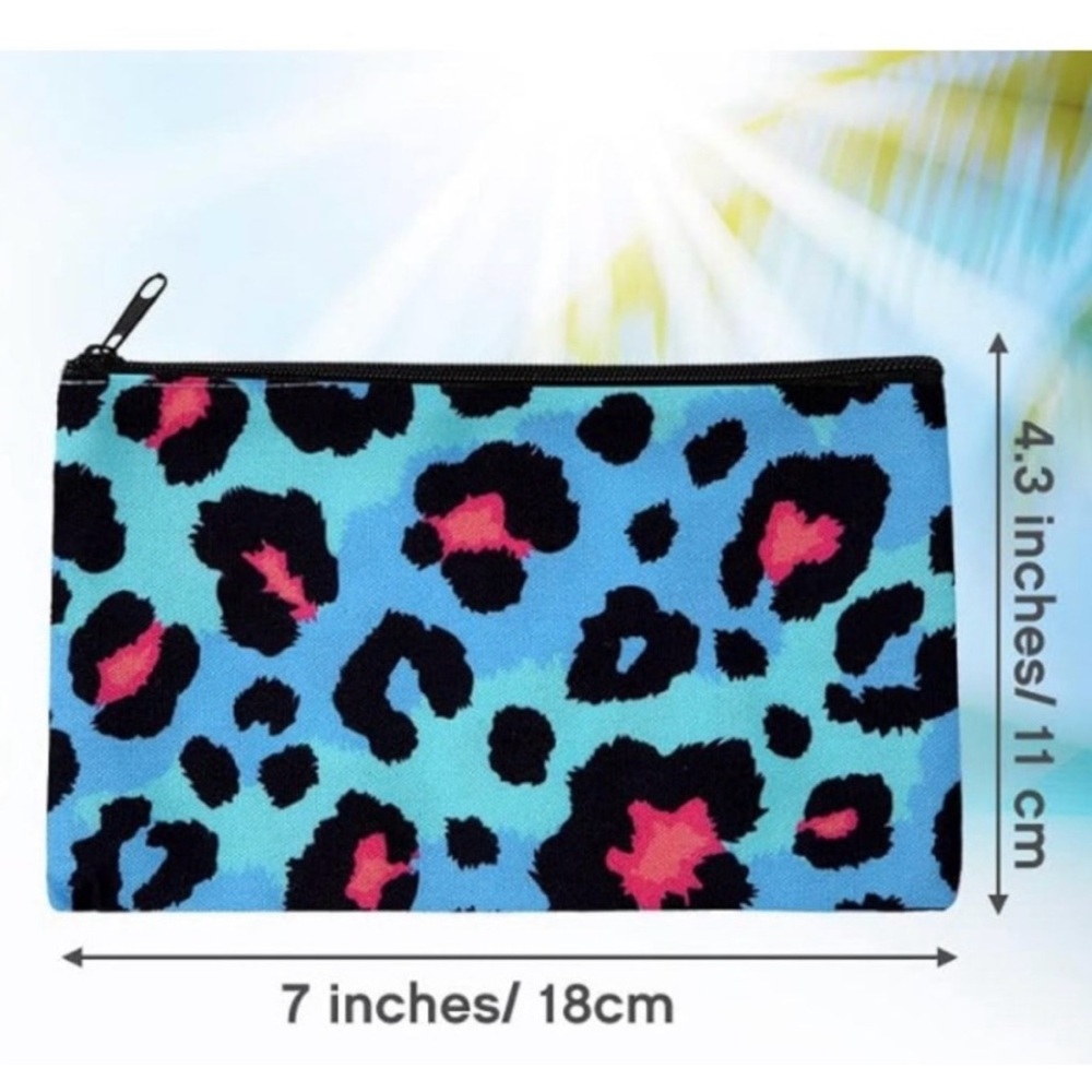 - ANIMAL PRINT COSMETICS BAG